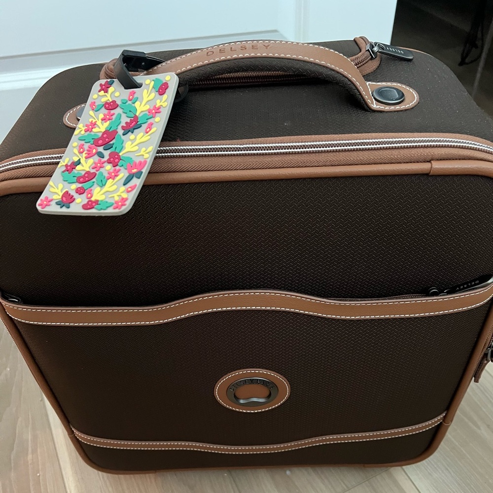 SOLD OUT pre-owned Delsey 2.0 Chatelet 16” underseater softside luggage
